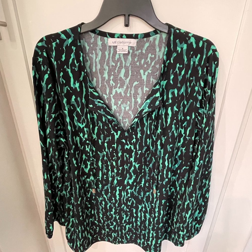 Liz Claiborne green/black print women's top